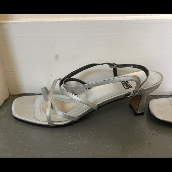 Stuart Weitzman - Picture 5 of 8